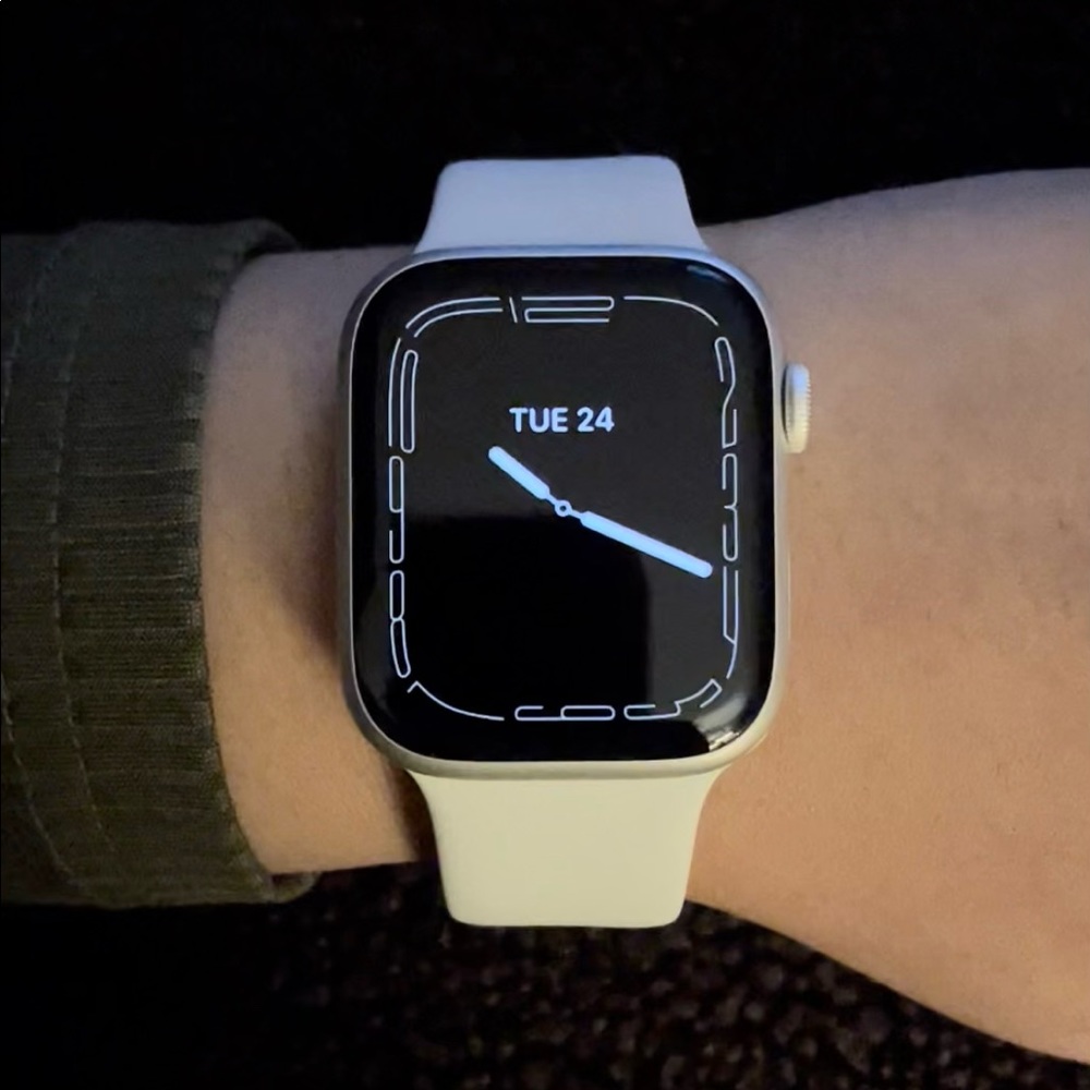 Apple Watch 7 - Picture 3 of 3